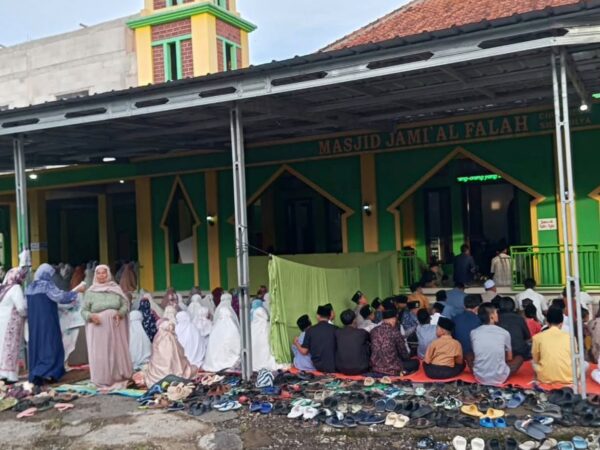 PELAKSANAAN SHOLAT IED DI MASJID AL FALAH