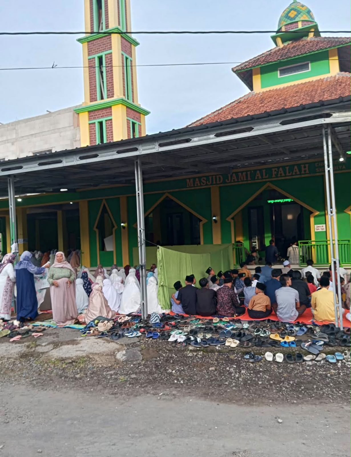 PELAKSANAAN SHOLAT IED DI MASJID AL FALAH